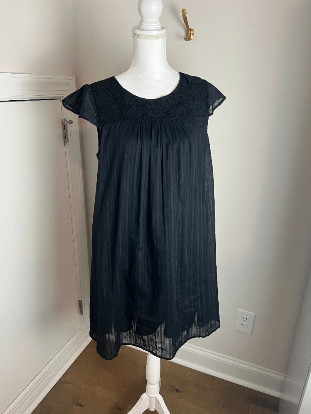NWT Lauren Conrad A-line Flowy Dress in Black size M